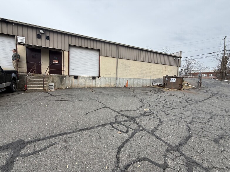 More Photos Of 89-91 Church St, East Hartford Light Manufacturing For Lease