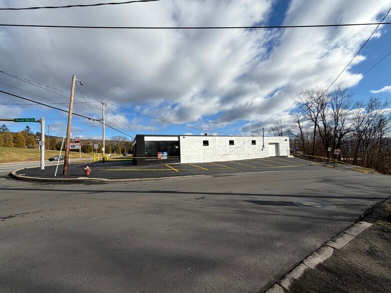 More Photos Of 1908 Scranton Carbondale Hwy, Dickson City Storefront Retail Office For Lease