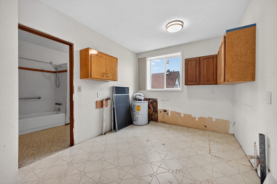 More Photos Of 1315 S 23rd St, Tacoma Storefront Retail Residential For Sale