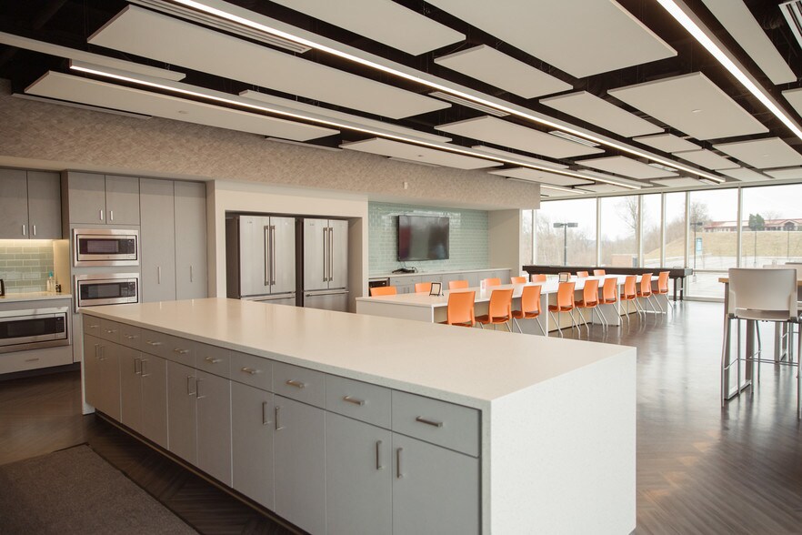 More Photos Of 44 Abele Rd, Bridgeville Office For Lease