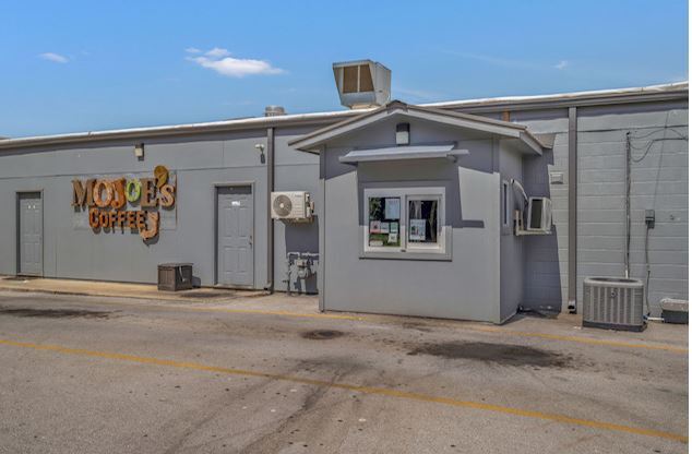 More Photos Of 925 S Neosho Blvd, Neosho General Retail For Sale