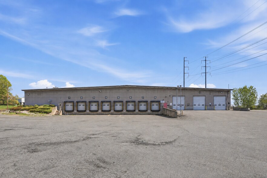 More Photos Of 235-255 Cadwell Dr, Springfield Distribution For Lease
