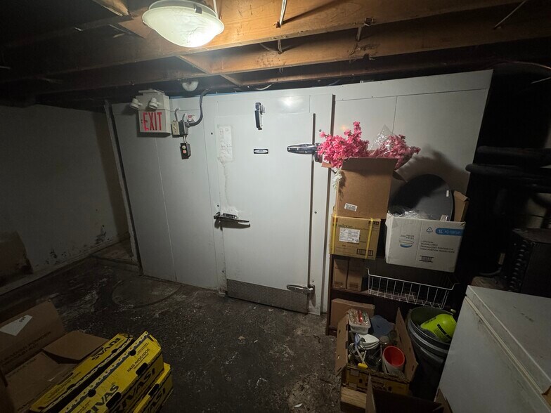 More Photos Of 1620 Bloor St W, Toronto Storefront Retail Residential For Sale