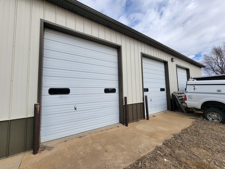 More Photos Of 1109 S Commerce Ave, Sioux Falls Industrial For Lease