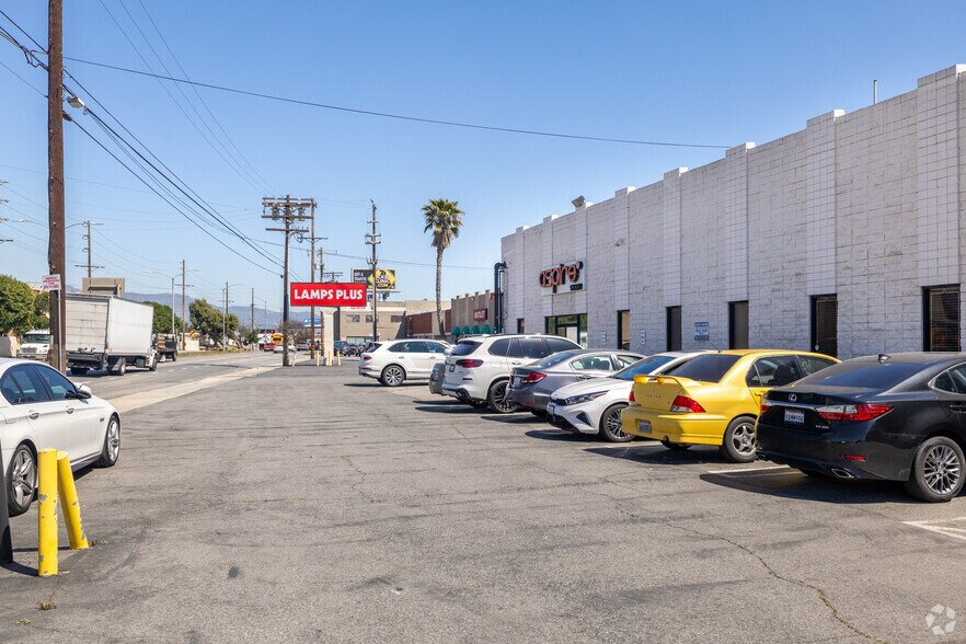 More Photos Of 12222-12228 Sherman Way, North Hollywood Warehouse For Lease