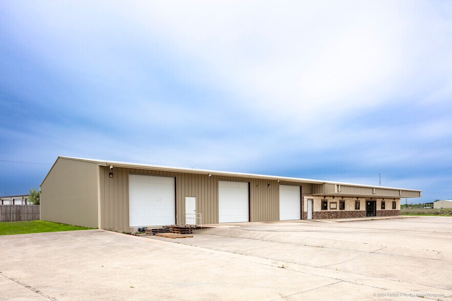 More Photos Of 9000 Camino Real, Uhland Warehouse For Sale