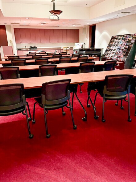 More Photos Of 7777 W Blue Mound Rd, Milwaukee Office For Lease