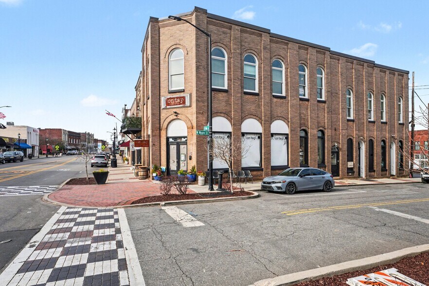 More Photos Of 188 N Main St, Mooresville Storefront Retail Office For Sale