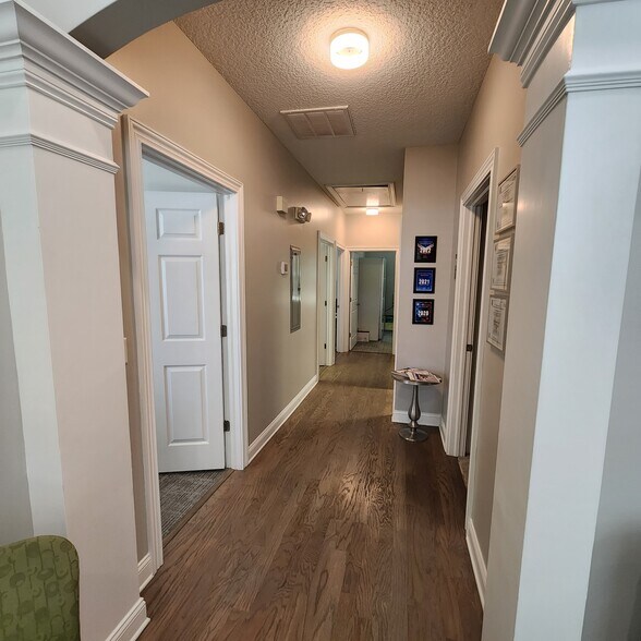 More Photos Of 8833 Perimeter Park Blvd, Jacksonville Medical For Lease