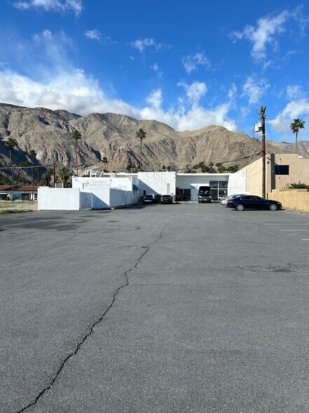 More Photos Of 1050-1068 N Palm Canyon Dr, Palm Springs Storefront Retail Office For Lease