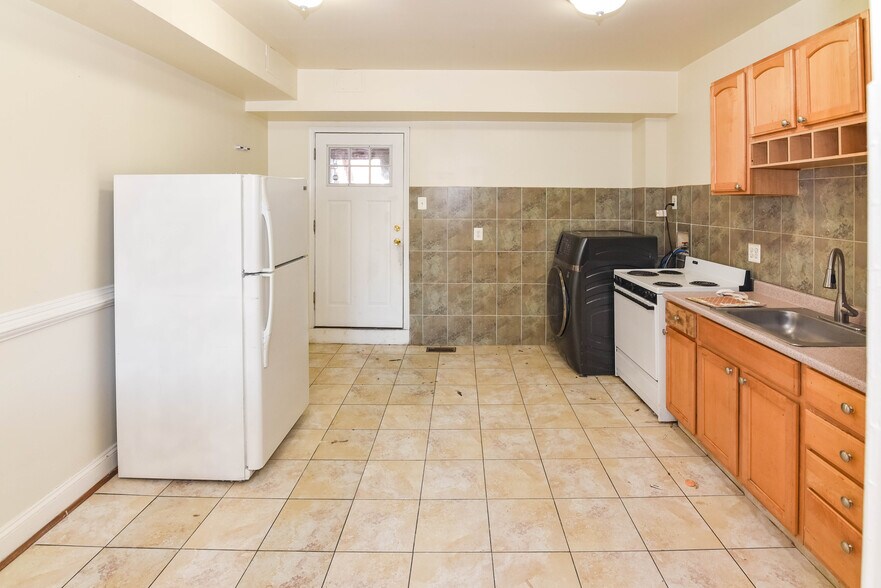 More Photos Of , Baltimore Unknown For Sale