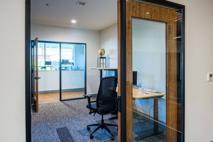 More Photos Of 911 Main St, Vancouver Office For Lease