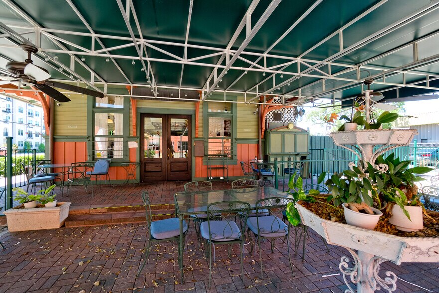 More Photos Of 1503 4th St, Sarasota Restaurant For Lease
