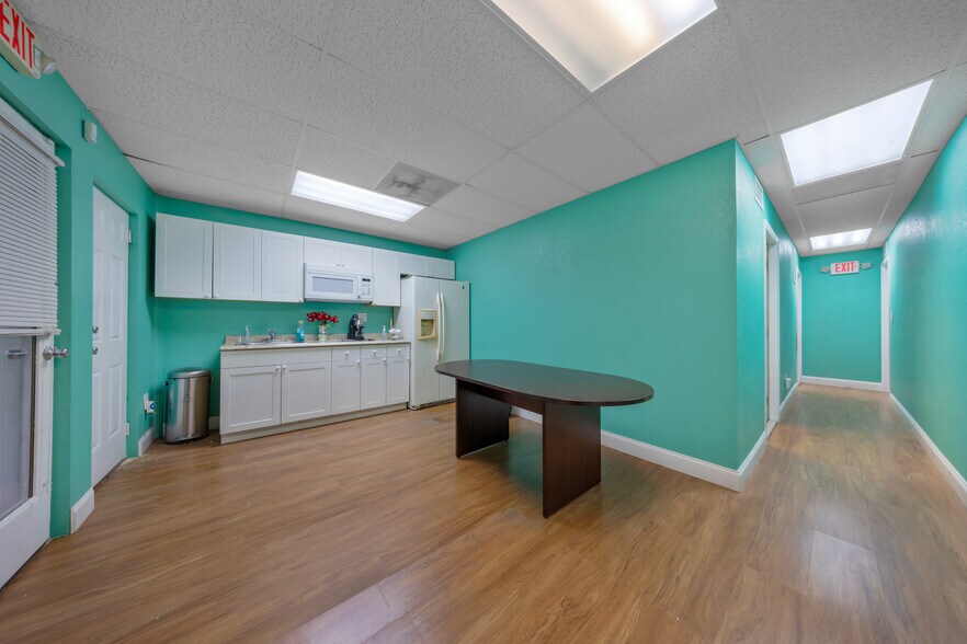 More Photos Of 7760 W 20th Ave, Hialeah Warehouse For Sale