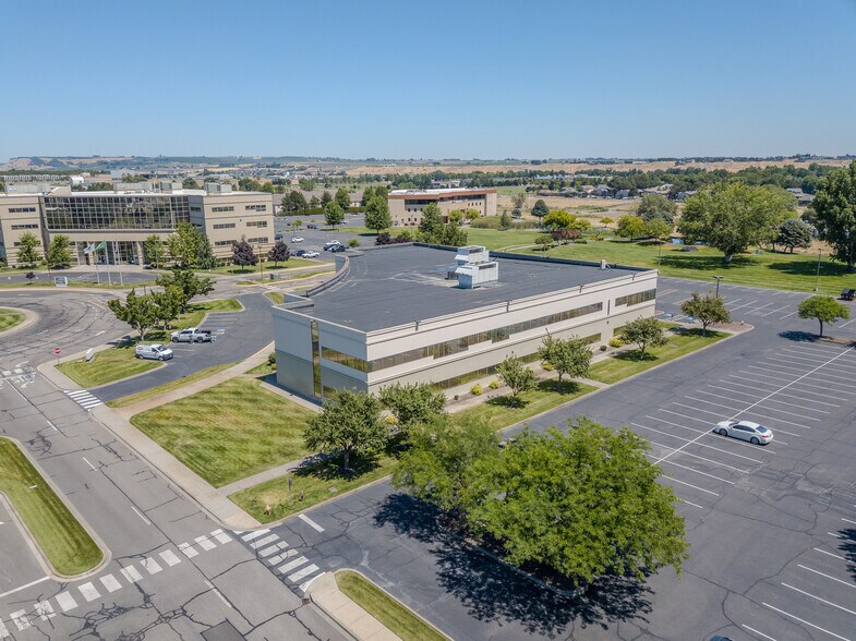 More Photos Of 2425 Stevens Center Pl, Richland Office For Lease