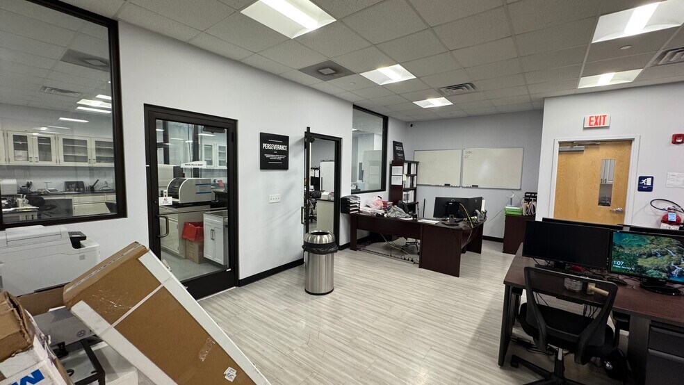 More Photos Of 2550 Brodhead Rd, Bethlehem Flex For Lease