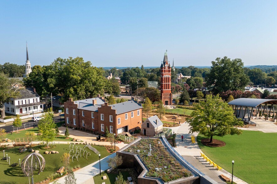 More Photos Of 115 S Jackson St, Salisbury Restaurant For Lease