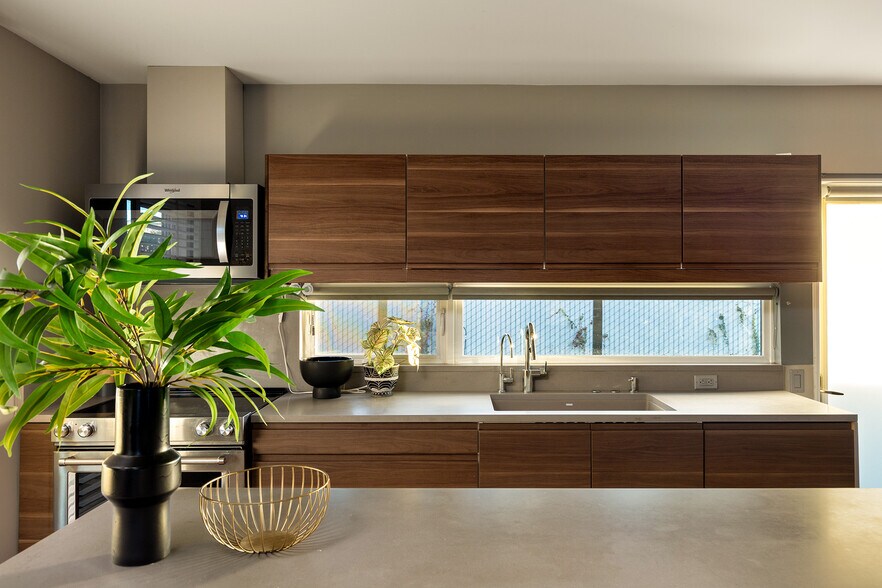 More Photos Of 161 N Garden St, Ventura Apartments For Sale