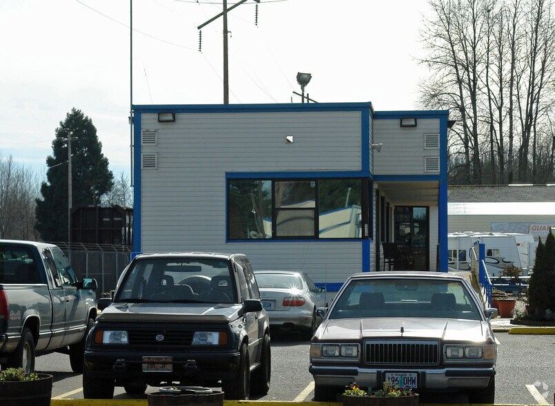 More Photos Of 325 W 1st Ave, Junction City Auto Dealership For Sale