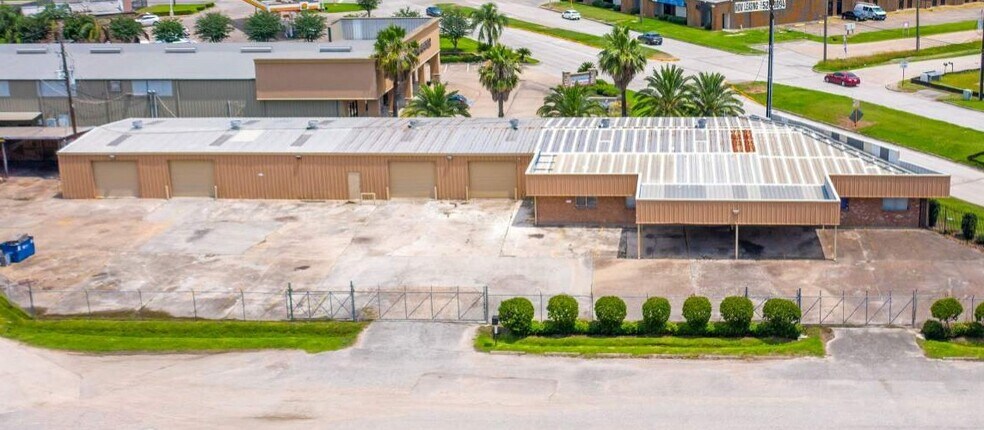 Primary Photo Of 12431 Cutten Rd, Houston Flex For Lease