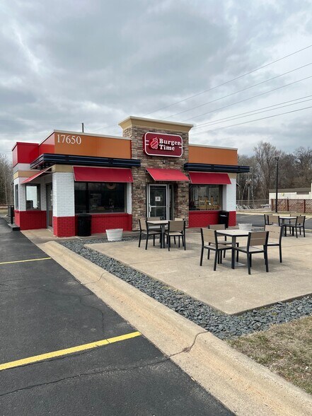 Primary Photo Of 17650 Highway 65 NE, Andover Fast Food For Sale