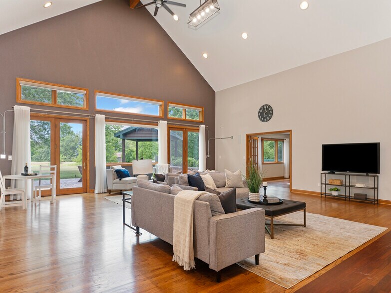 More Photos Of 22660 S Harlem Ave, Frankfort Flex For Sale