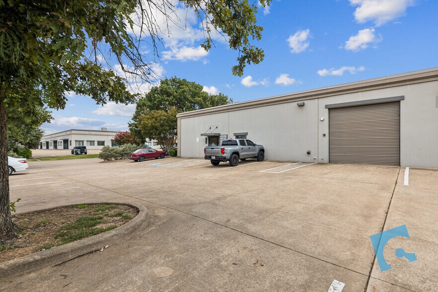 More Photos Of 2855 Exchange Blvd, Southlake Light Manufacturing For Lease