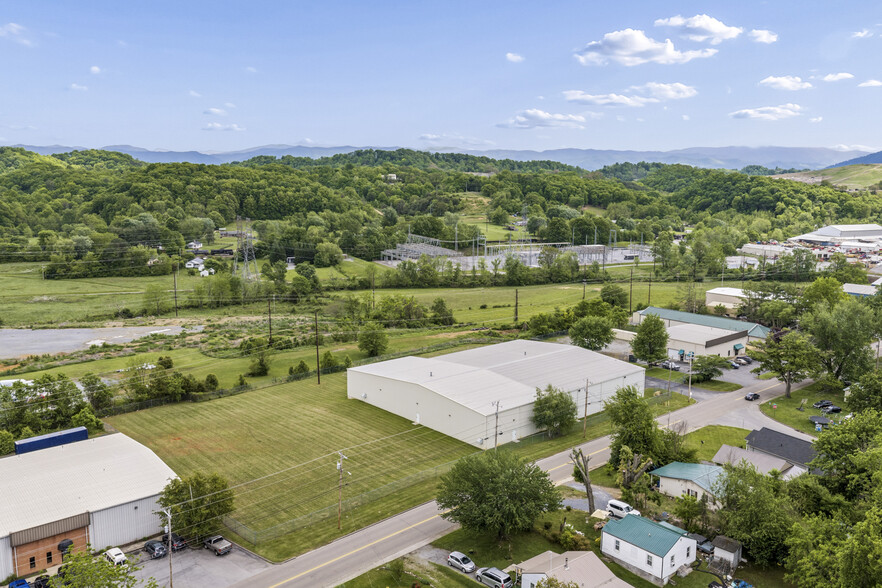 More Photos Of 2200 E Fairview Ave, Johnson City Warehouse For Sale