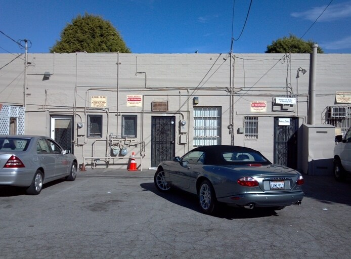 More Photos Of 215 S Robertson Blvd, Beverly Hills Storefront Retail Office For Lease