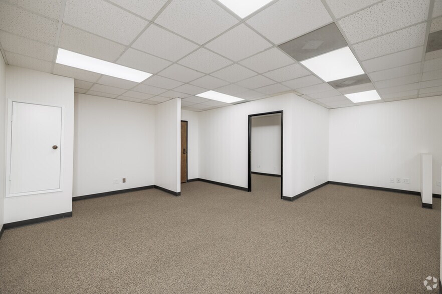 More Photos Of 7710 Balboa Ave, San Diego Office For Lease