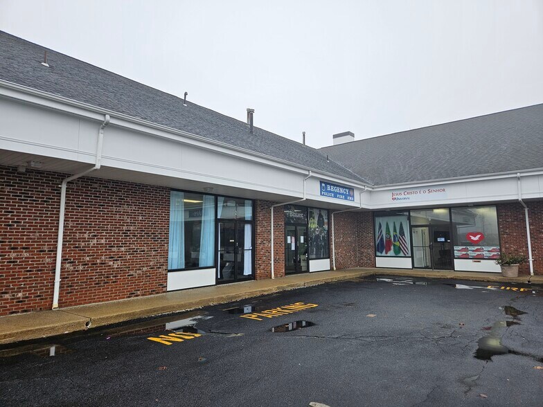 More Photos Of 11 Enterprise Rd, Hyannis Storefront For Lease