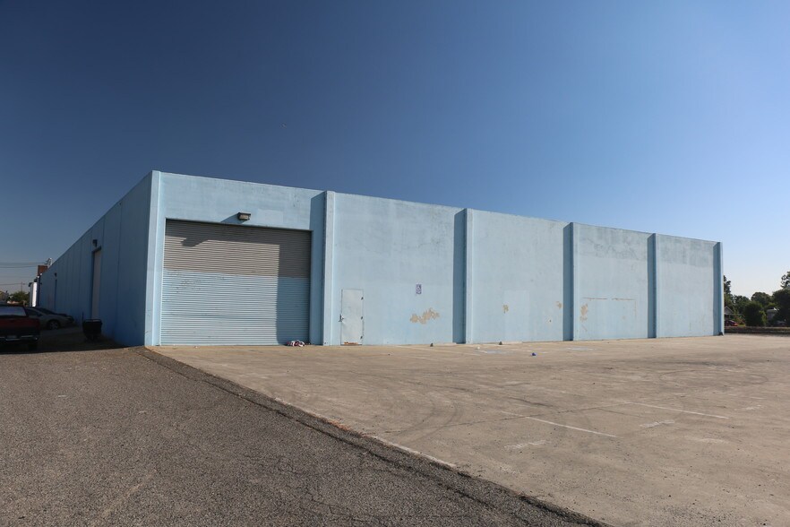 More Photos Of 250 Walsh Ave, Hamilton City Distribution For Sale