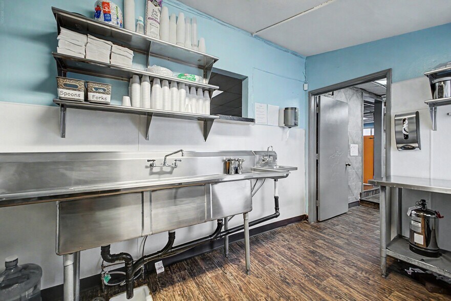More Photos Of 3700 Vegas Dr, Las Vegas Daycare Center For Sale
