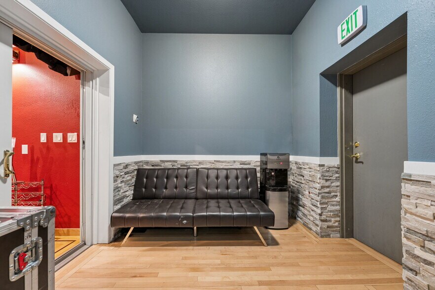 More Photos Of 825-829 27th Ave, Oakland Manufacturing For Sale
