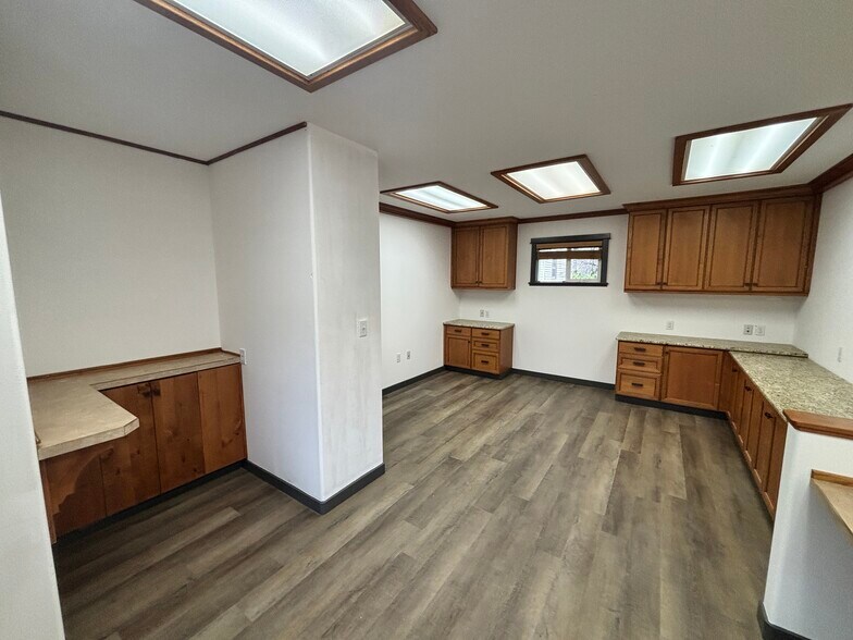 More Photos Of 446 McClaine St, Silverton Warehouse For Sale