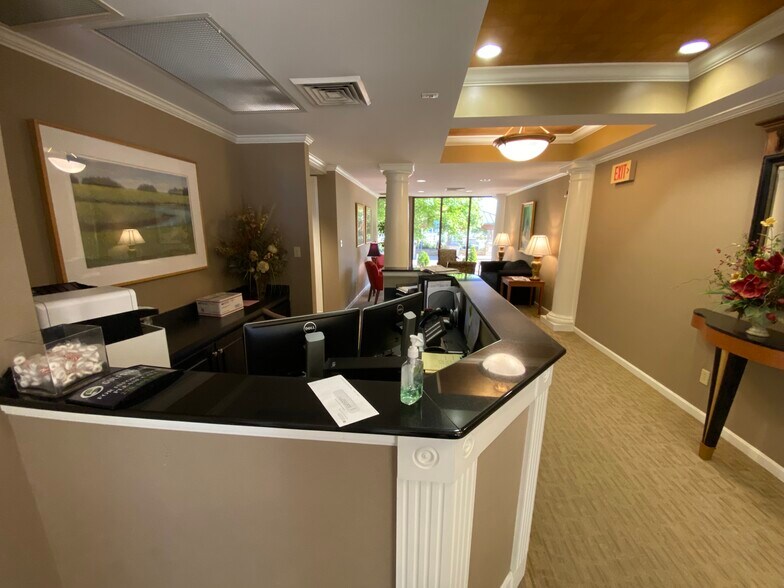 More Photos Of 100 Saint Ann St, Owensboro Office For Lease