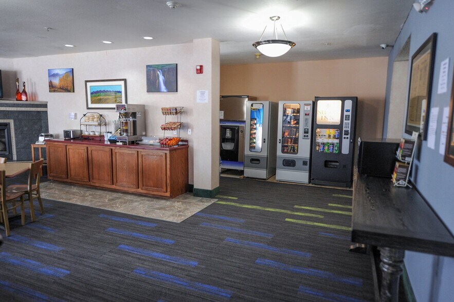 More Photos Of 815 E 8th Ave, Yuma Hotel For Sale