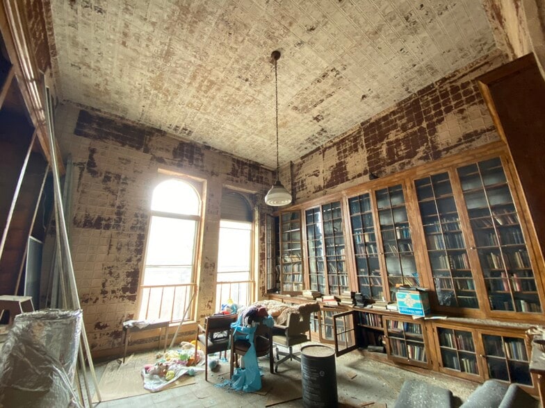 More Photos Of 947 Aisquith St, Baltimore Religious Facility For Sale