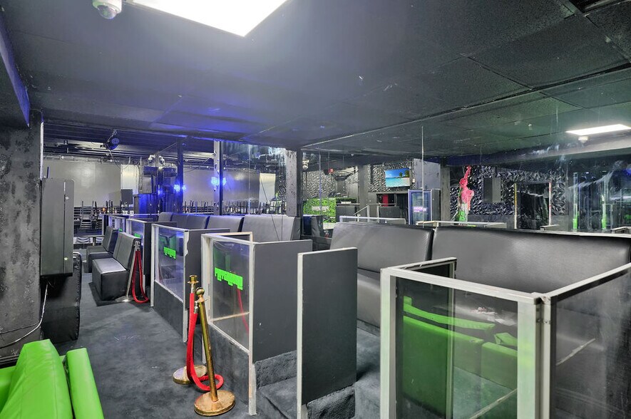 More Photos Of 728 NW 79 Street, Miami Bar For Sale