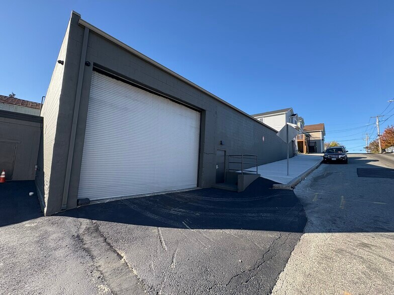 More Photos Of 162 O'Connell St, Providence Warehouse For Lease