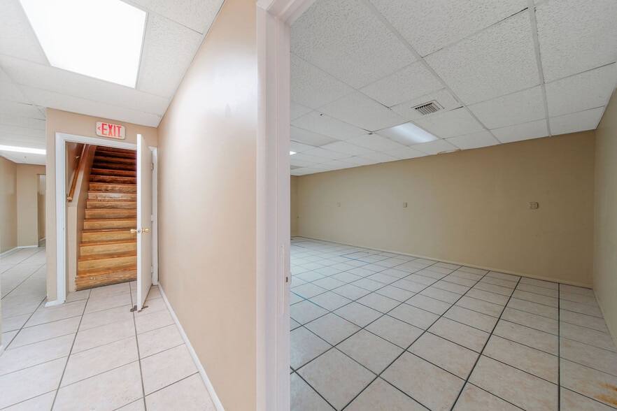 More Photos Of 25 E 4th St, Hialeah Office For Lease
