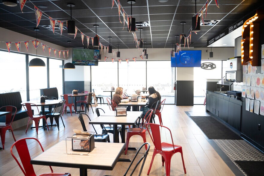 Primary Photo Of 11040 W IH-10, San Antonio Restaurant For Lease