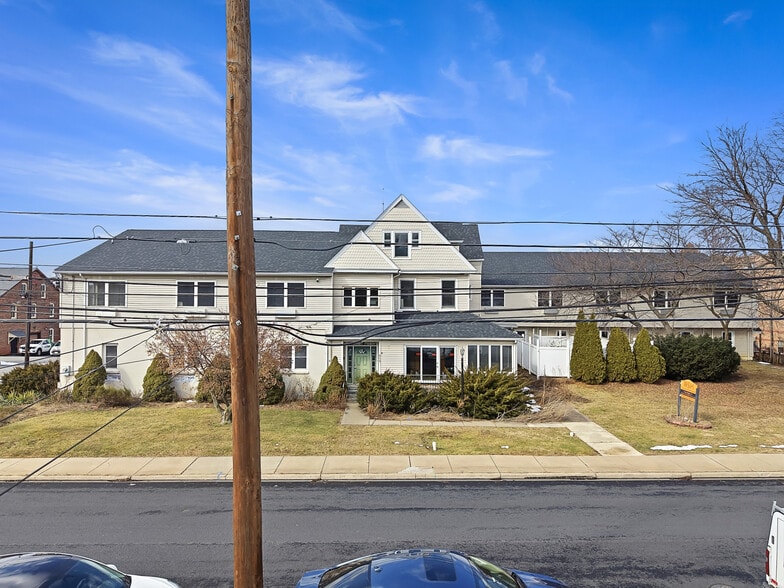 More Photos Of 659 Broad St, Emmaus Apartments For Sale