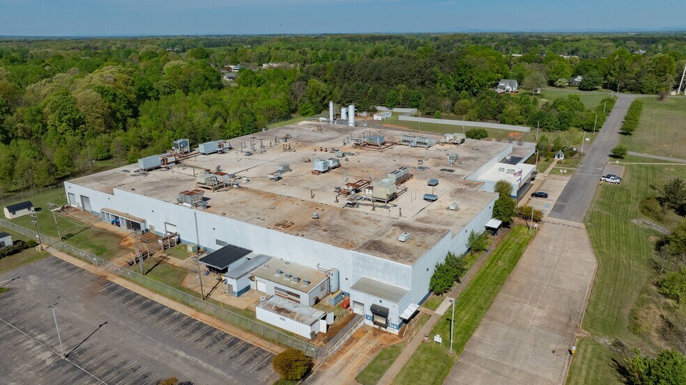More Photos Of 250 Old Murdock Rd, Troutman Manufacturing For Lease
