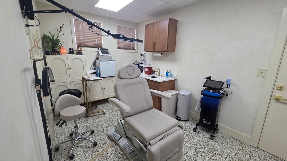 More Photos Of 117 N 5th St, Fort Pierce Office Residential For Sale