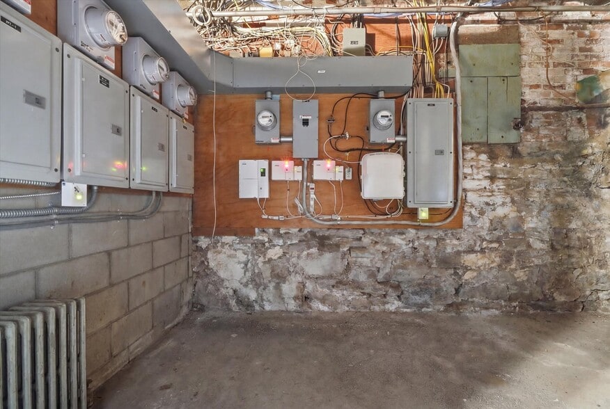 More Photos Of 2600-2602 Brownsville Rd, Pittsburgh Storefront Retail Residential For Sale