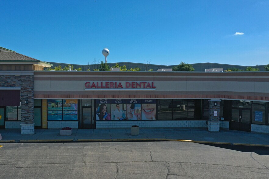 More Photos Of 310-374 Townline Rd, Mundelein Unknown For Lease