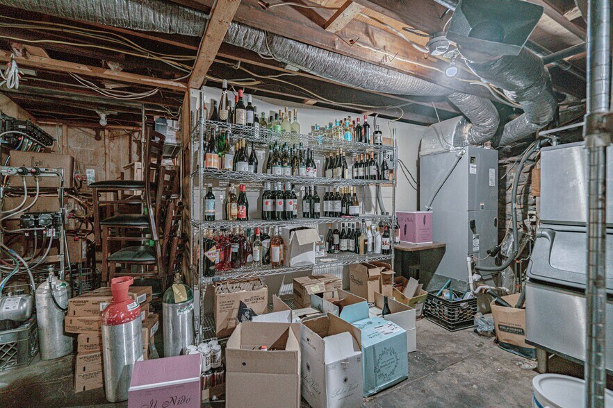 More Photos Of 754 Cherokee st, Fountain Hill Restaurant For Sale