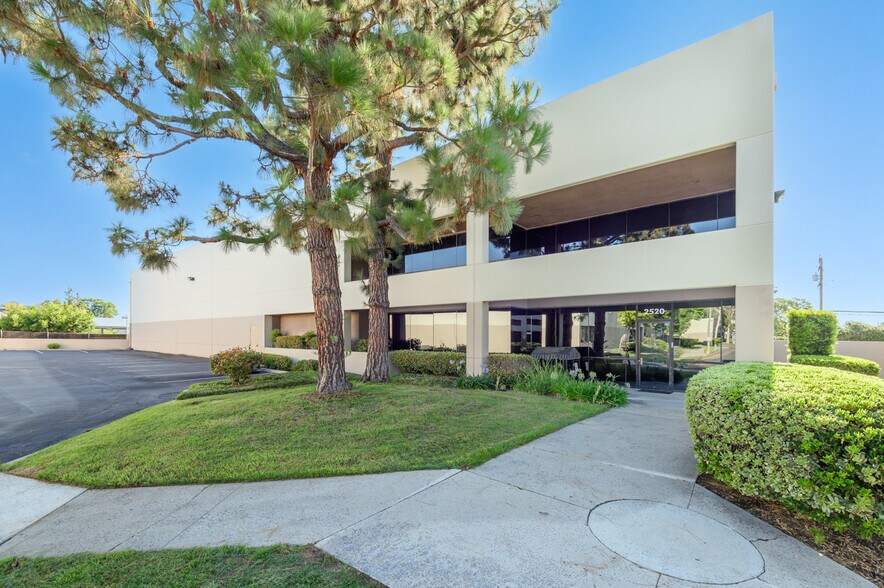More Photos Of 2520 Mira Mar Ave, Long Beach Warehouse For Lease