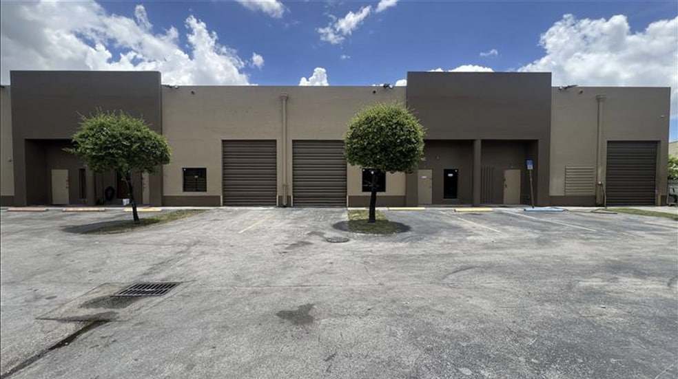 More Photos Of 12913 W Okeechobee Rd, Hialeah Warehouse For Sale